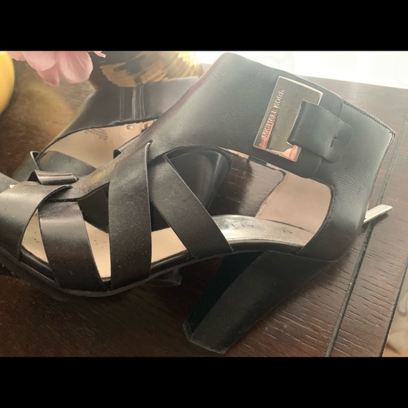 Michael kors heels - Picture 8 of 8